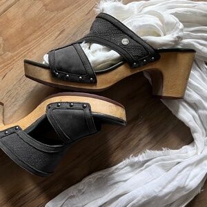 UGG AUSTRALIA ISSA MOSAIC BLACK LEATHER WOODEN CLOGS SHOES WOMENS 8